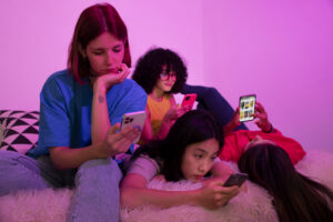 Read more about the article Families vs. Screens: The Battle for Intimacy